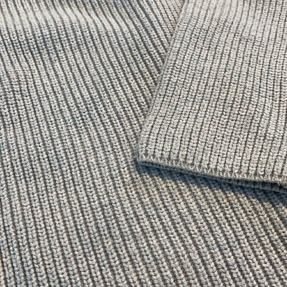 Lou & Grey V-neck Purple Lavender Sweater - Picture 4 of 5